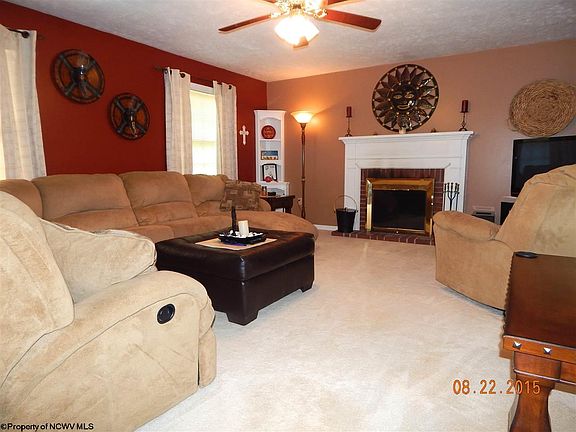 5th image of 42 Lanham Ln