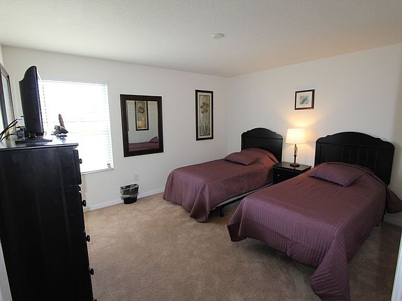 4th image of 621 Las Fuentes Dr