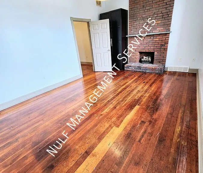 5104 Butler St #2 — Photo 5