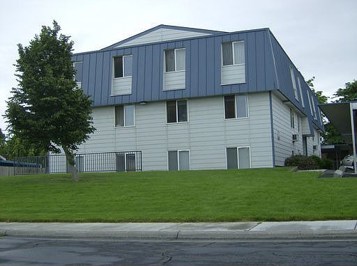 2nd image of 975 W Ridgeway Ave APT 11