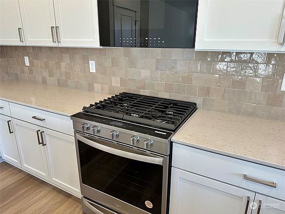 5th image of 13314 Liberty Place E #4