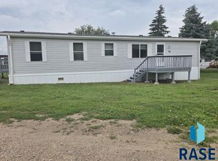 400 E Maple St #14, Beresford, SD 57004