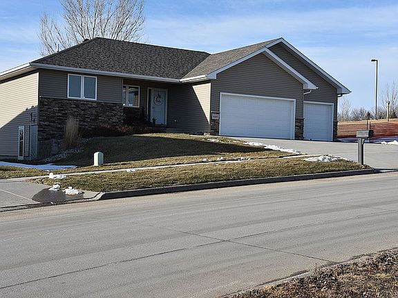 2nd image of 4117 Fieldcrest Dr