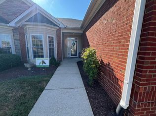 7403 Autumn Trace Dr, Louisville, KY 40214
