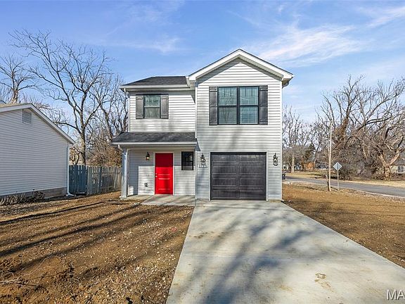 2nd image of 1715 Scheel St