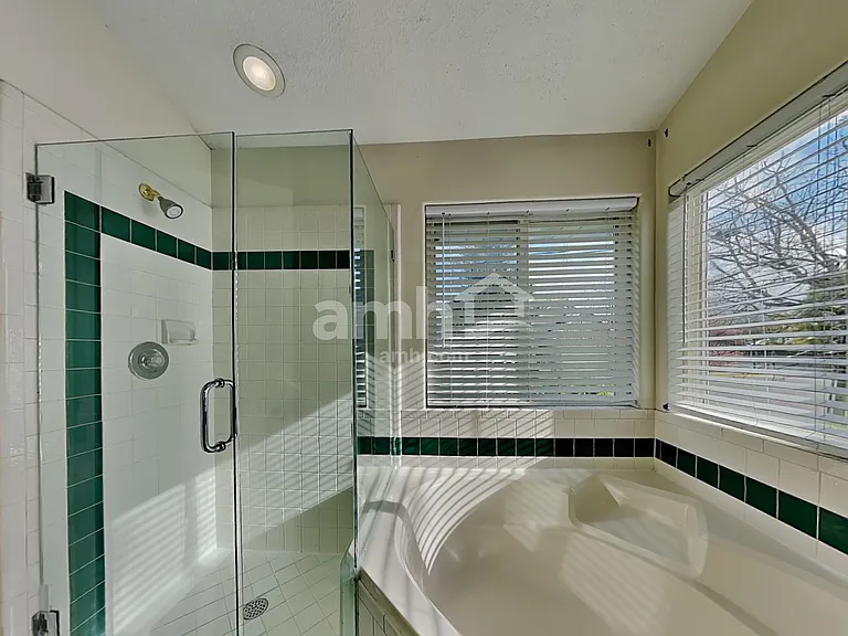 1484 N 400 W — Photo 13
