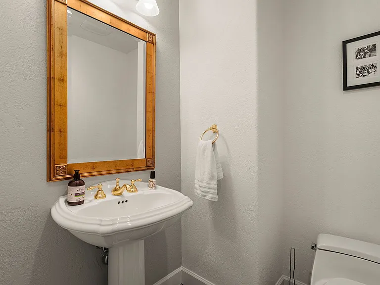 933 Northwood Blvd #8 — Photo 21