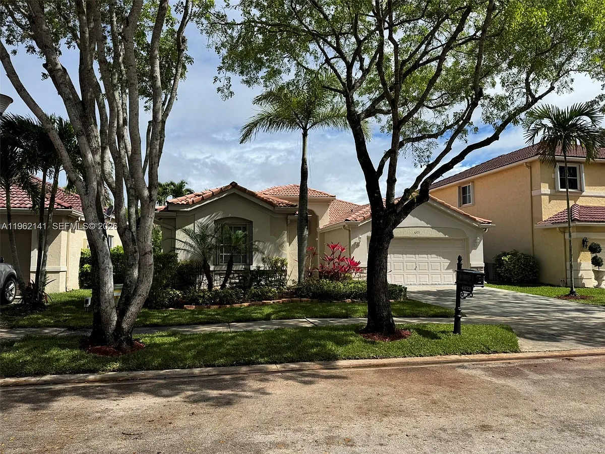 Building Photo - 4273 Fox Ridge Dr