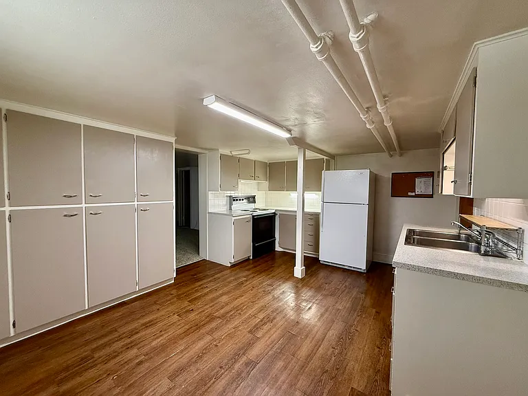 516 S Meldrum St #5 — Photo 11