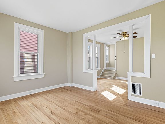 3rd image of 415 S Burhans Blvd E