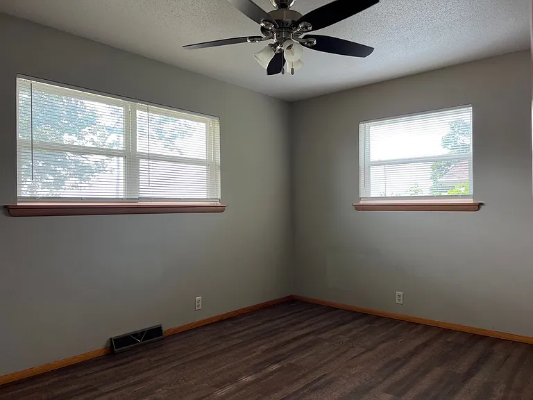 2438 Texas Ave — Photo 7