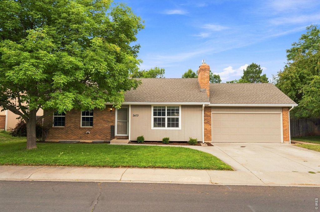 2473 Wyandotte Dr