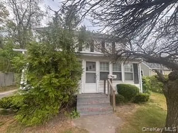 914 Osborn Avenue, Riverhead, NY 11901