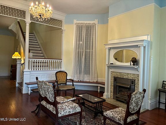 2nd image of 707 N Rankin St
