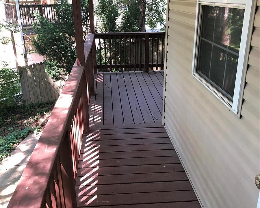 2nd image of 713 Kensington Pl