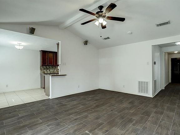 4th image of 5827 Farwell Dr