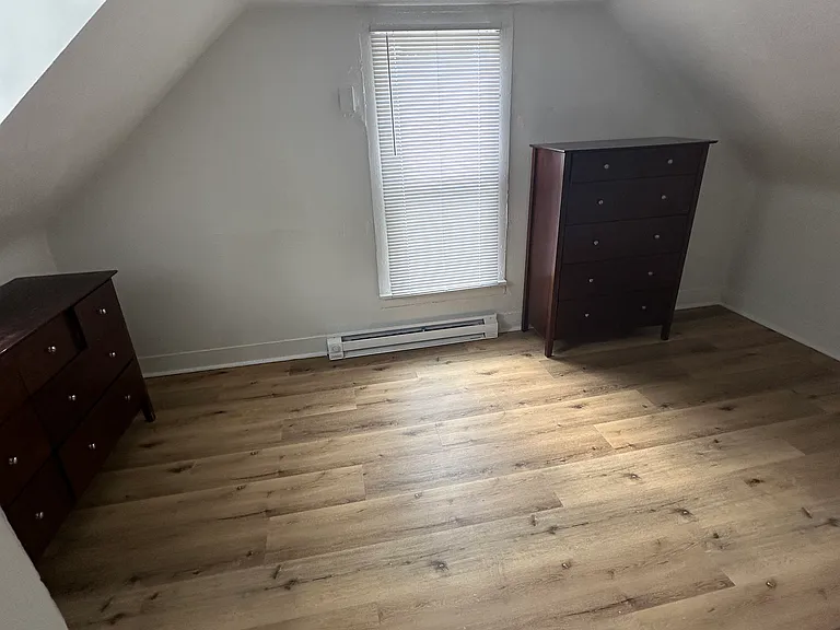 108 E Oregon St — Photo 17