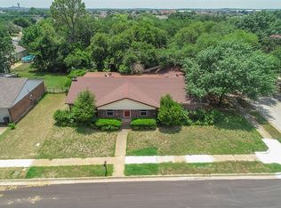 809 Redbud St, Crowley, TX 76036