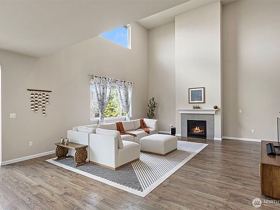 2nd image of 18439 138th Street E