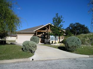304 Vantage Cir, Kerrville, TX 78028