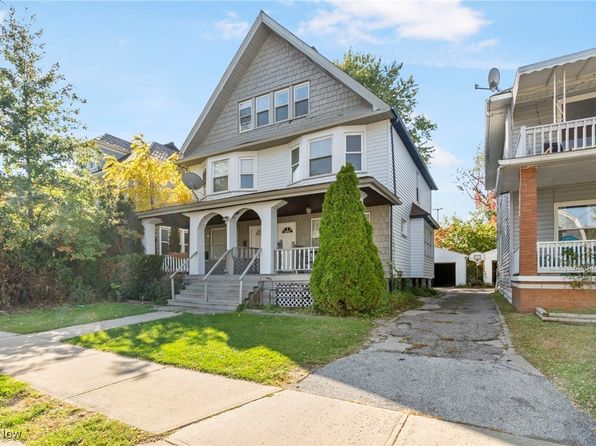 1346 Thoreau Rd, Lakewood, OH 44107