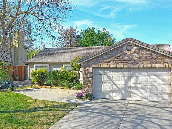 2nd image of 2705 Tricia Ct