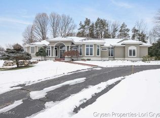86 Stonehenge Dr SW, Grandville, MI 49418