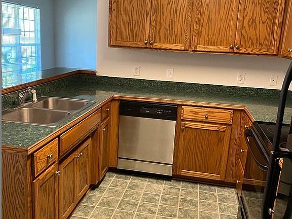 4th image of 1714 Largo Cir