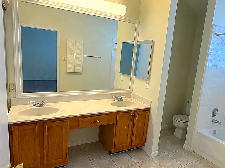 10555 Walnut Glen Dr — Photo 17