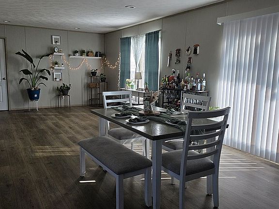 5th image of 487 Bridlewood Dr
