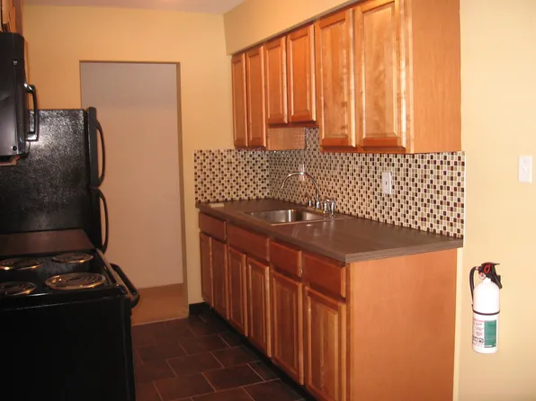 56 E Manchester Ct, Freehold, NJ 07728