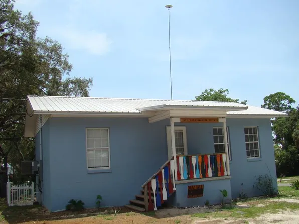 54 E 5th Ave, Horseshoe Beach, FL 32648