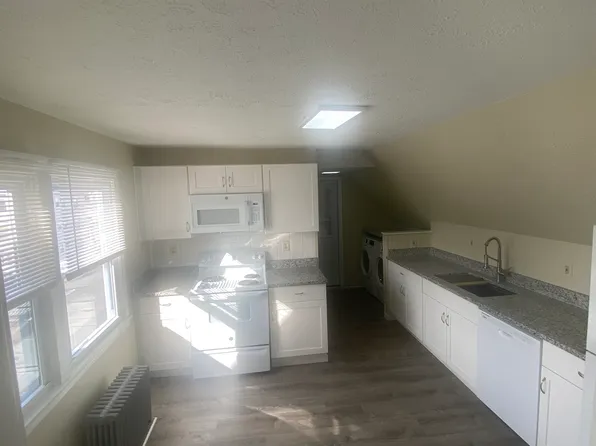 370 Manchester St Unit 2, Manchester, NH 03103