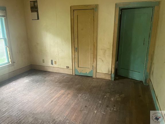 4th image of 2521 Magnolia St