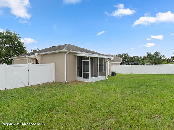 2nd image of 14861 Wake Robin Dr