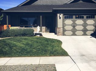 848 Virginia Dr, Central Point, OR