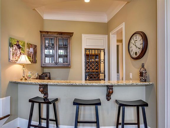 4th image of 409 Legends Park Cir