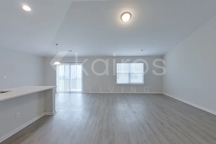 3 bed, 2.0 bath, 1733 sqft, $1,995 — Photo 2