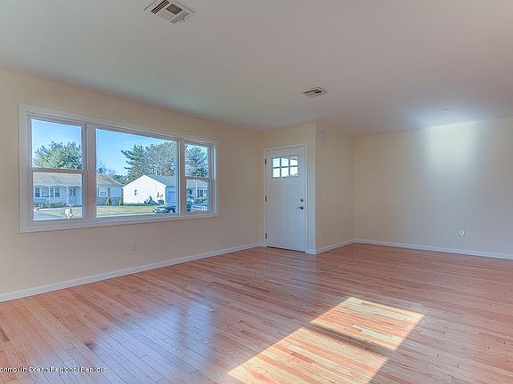 3rd image of 23 Pembroke Ln