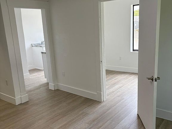 4th image of 851 SW 4th St APT 6