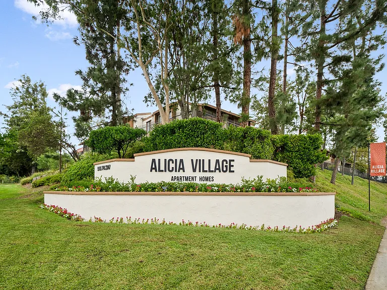 Alicia Village — Photo 38