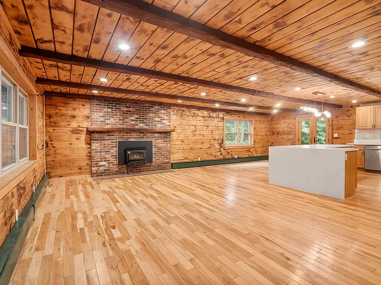 56 Parmenter Ln — Photo 3