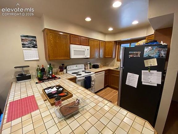 4th image of 2526 Plumtree Grv