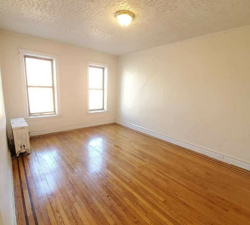1st image of 916 Carroll St #52