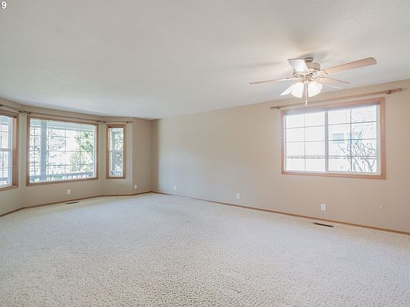 3rd image of 2607 NE 99th Ave