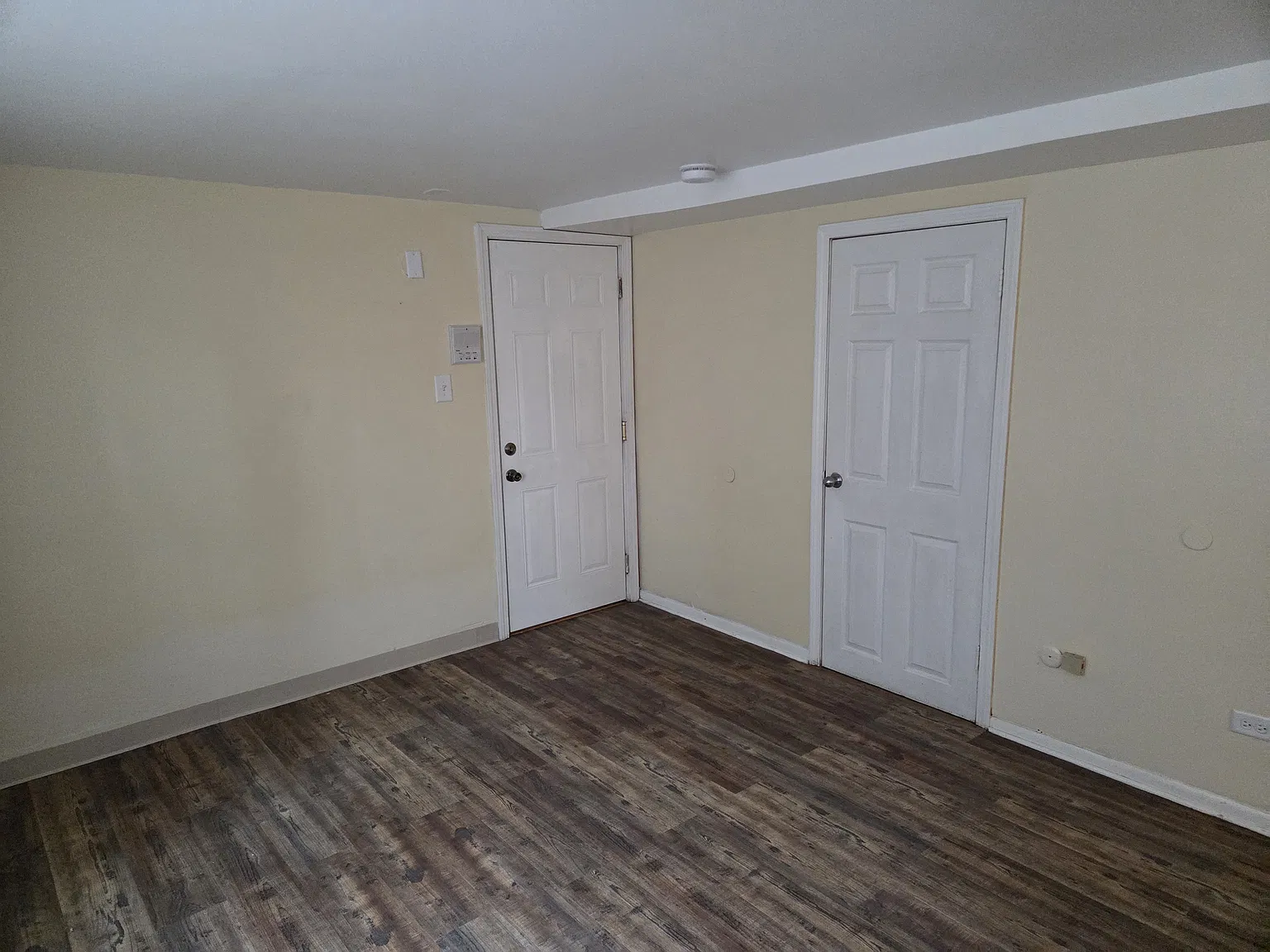 Studio, $875 — Photo 1