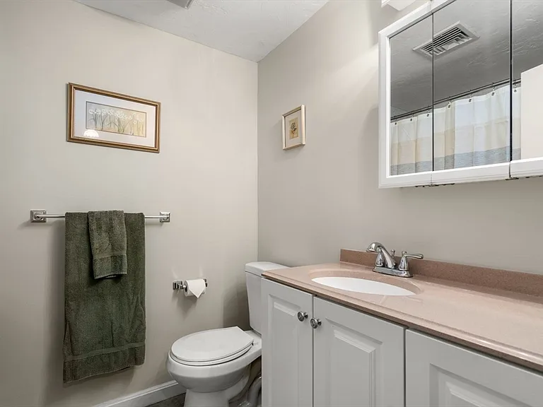 280 Village St #D2 — Photo 12