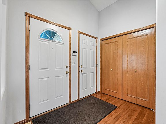 5th image of 16206 84th St NW