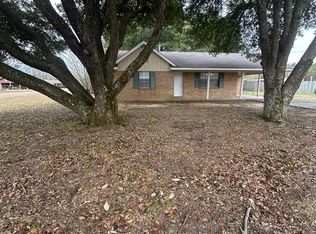 1302 Hughes Rd, Columbus, MS 39702