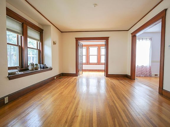 34 Worcester Living Room